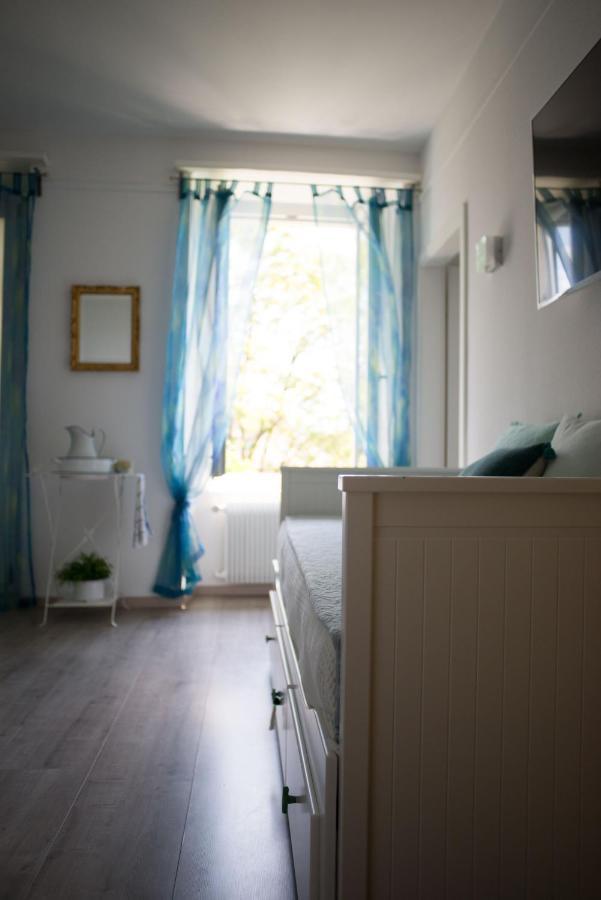 Hotel De La Beroche Saint-Aubin-Sauges Eksteriør billede